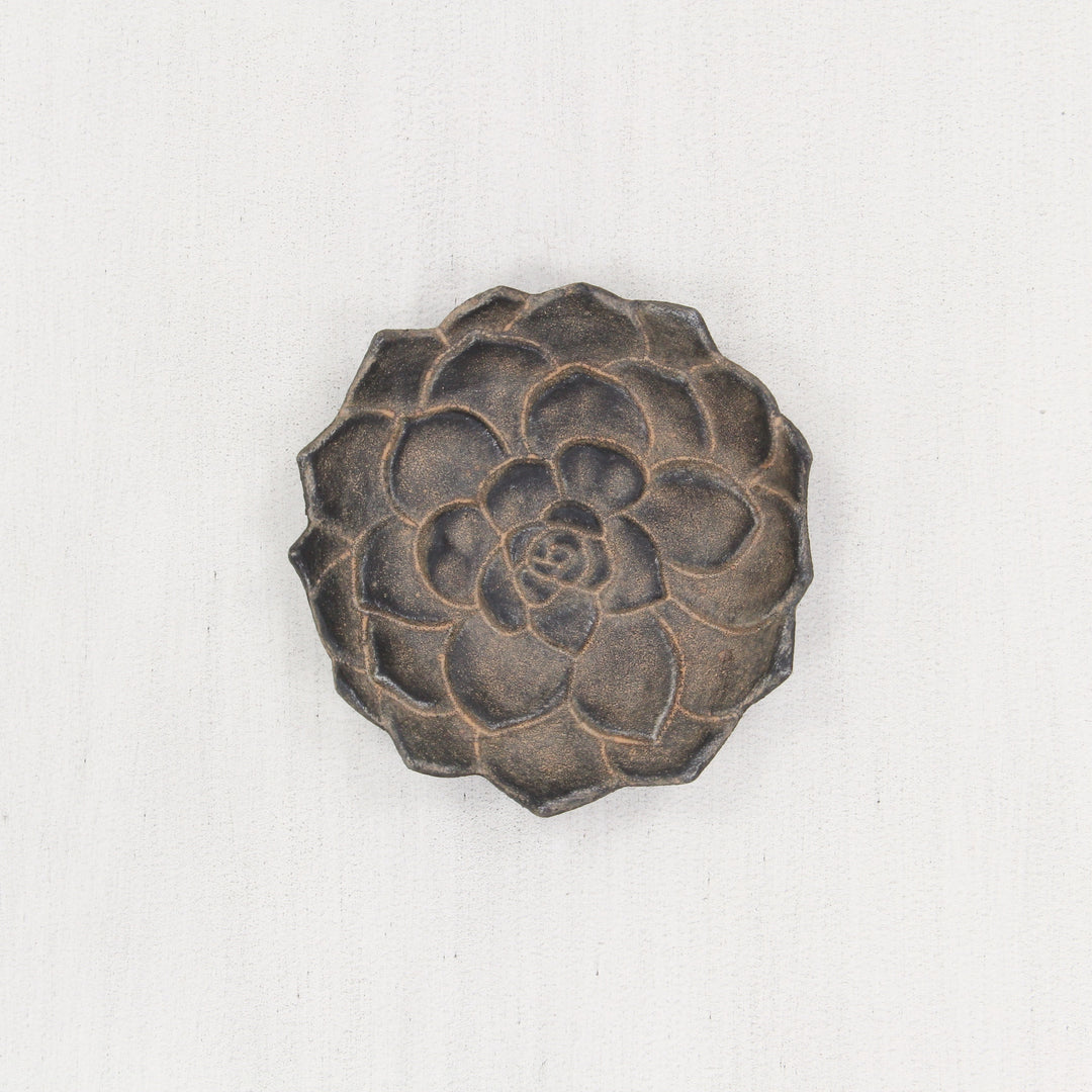 5170 - Ellis Cast Iron Lotus - Natural