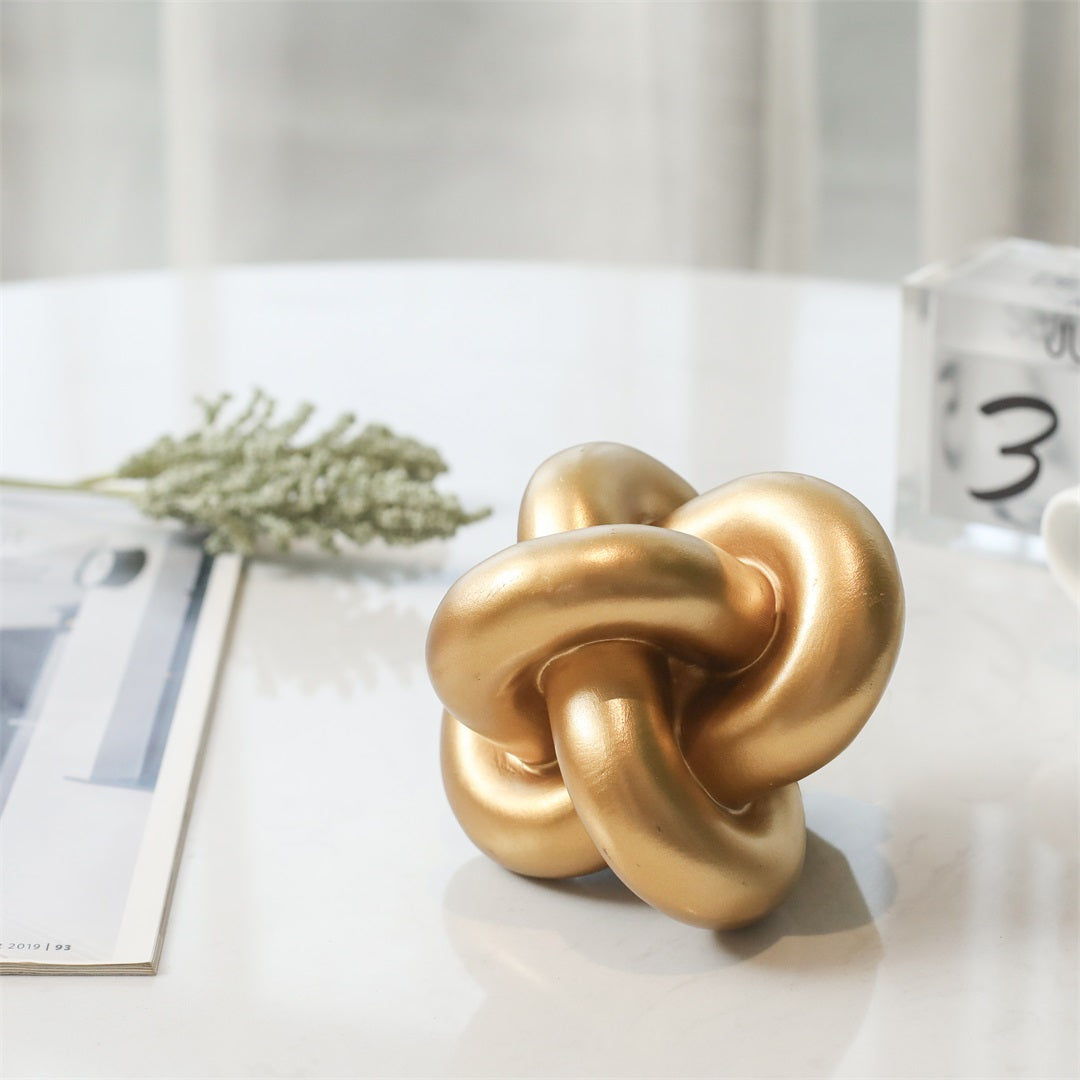 5953 - Minyoro Resin Chain Knot