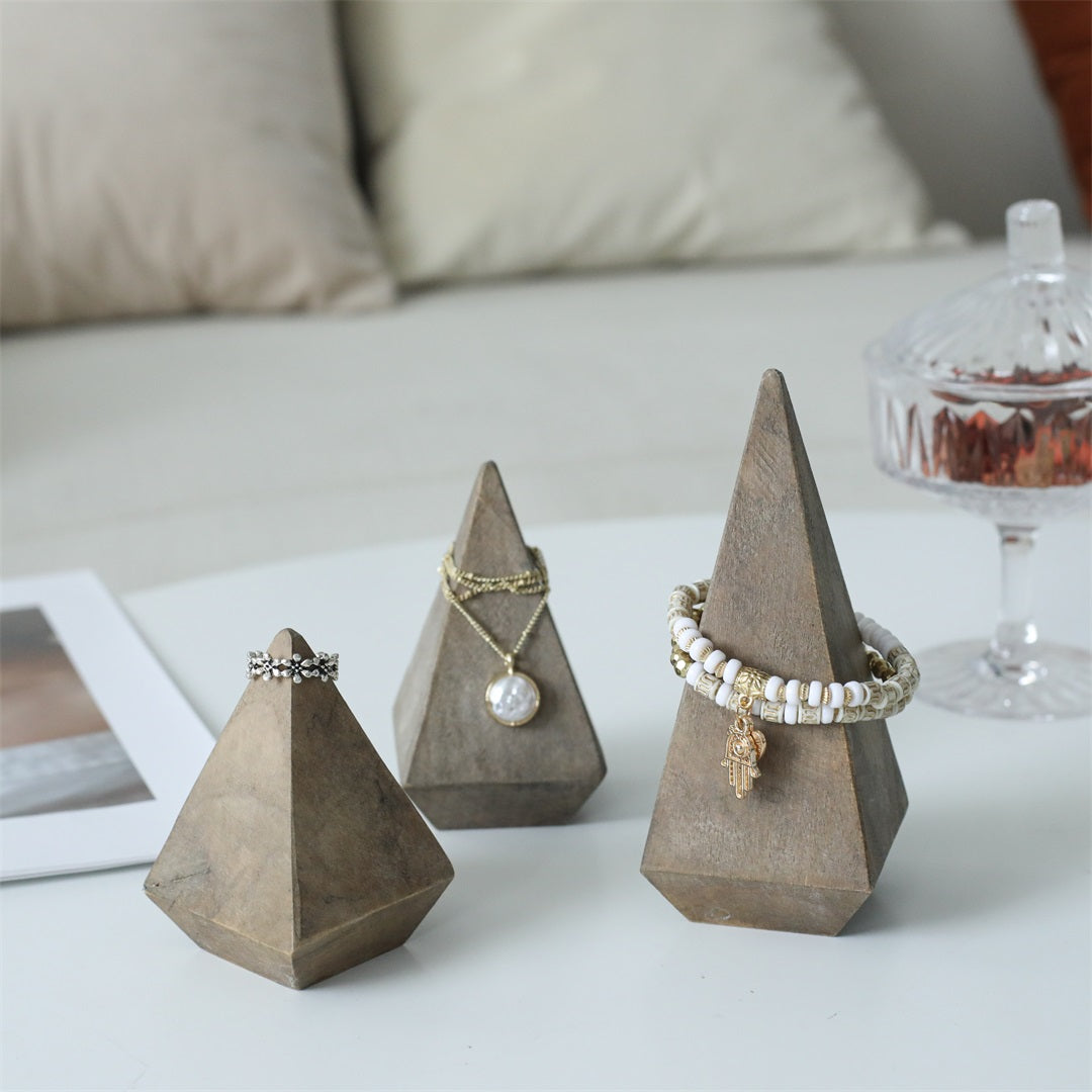 5959 - Palison Pyramid Ring Holder