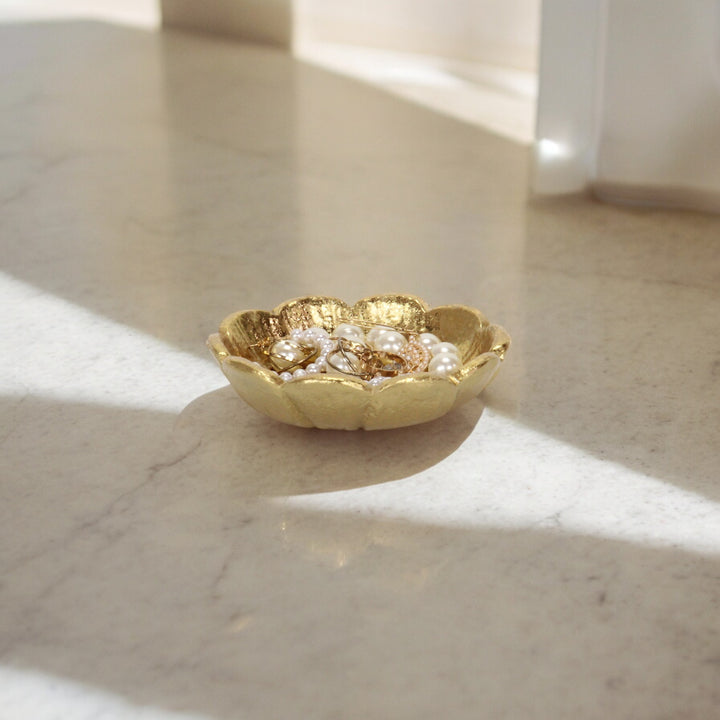 5996 - Ellis Cast Iron Flower