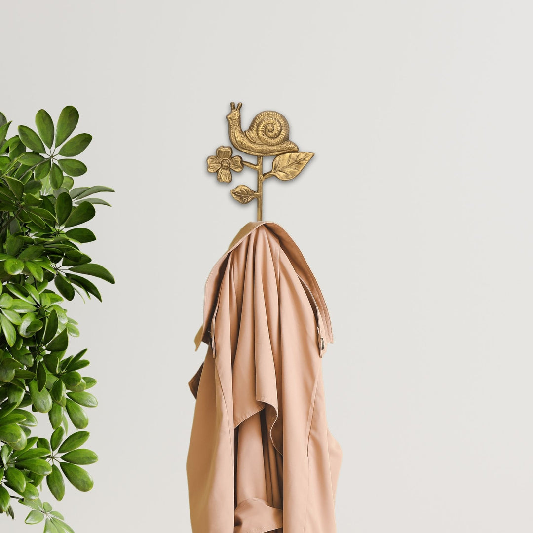 6114GD - Mythra Snail Cast Iron Hook