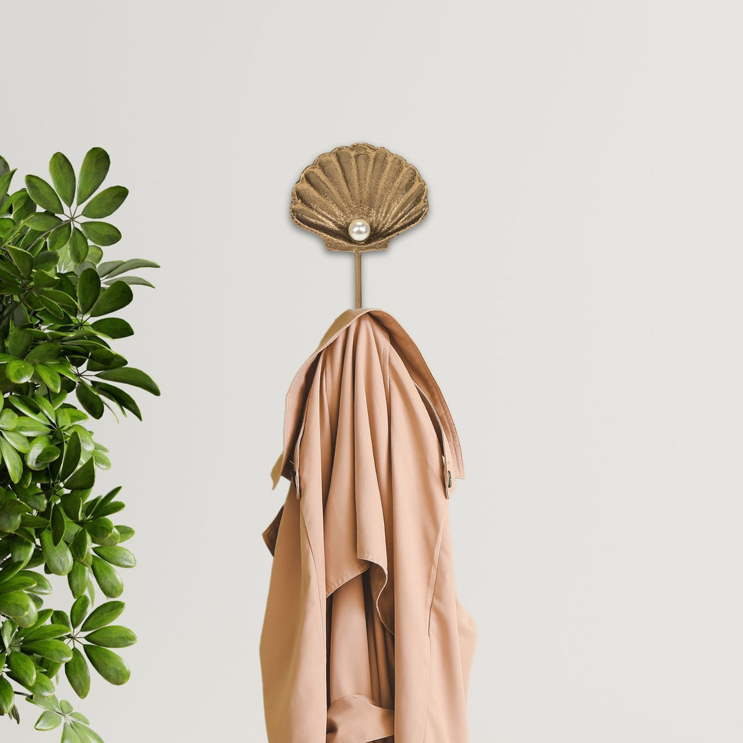 6117GD - Mythra Seashell Cast Iron Hook