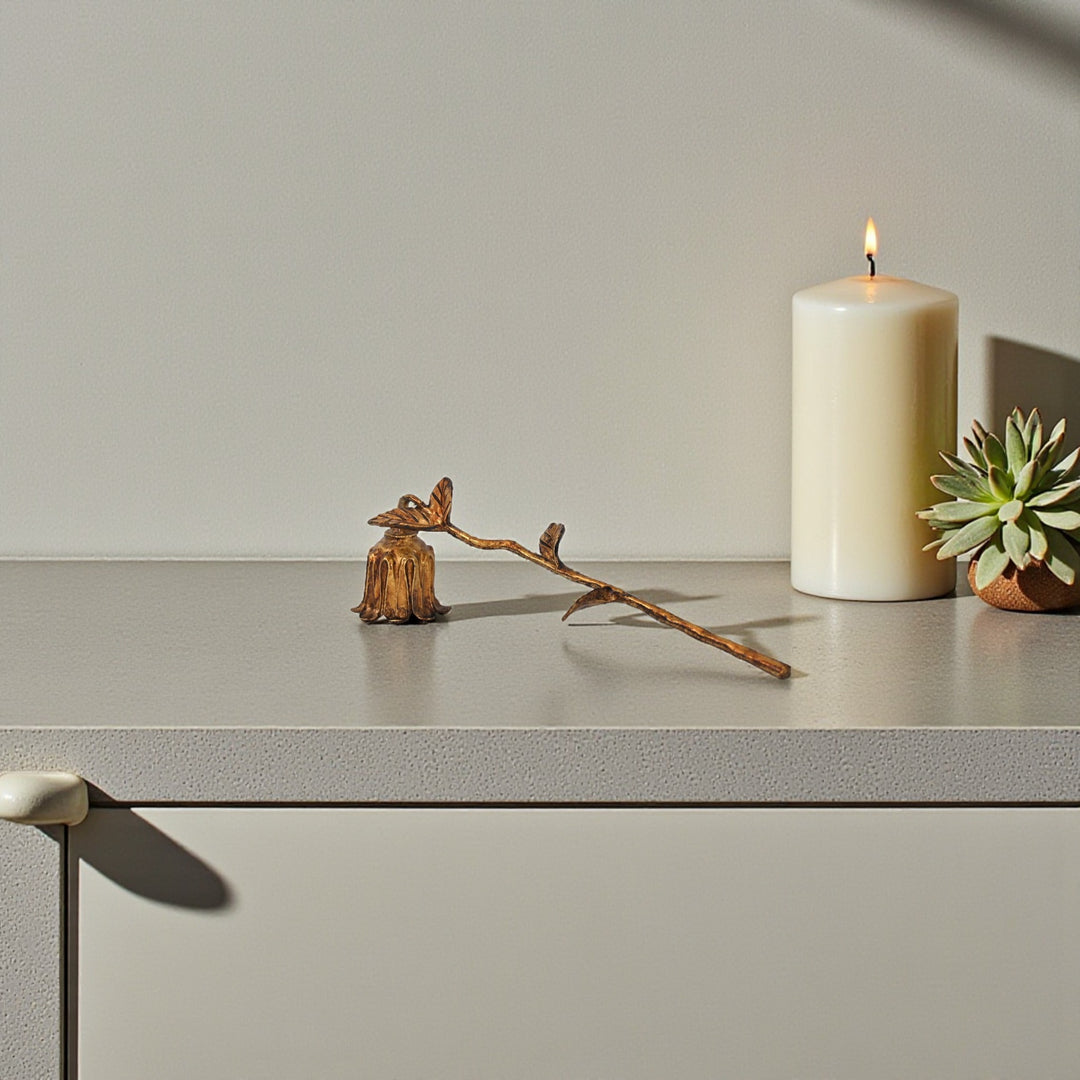 6254 - Theira Flower Candle Snuffer