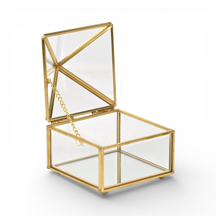 6257 - Vortial Glass Pyramid Box