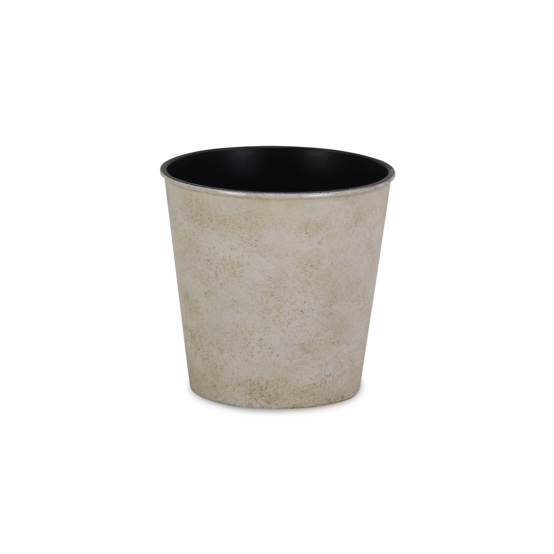 PP-105 - 5.25" Round Plastic Pot